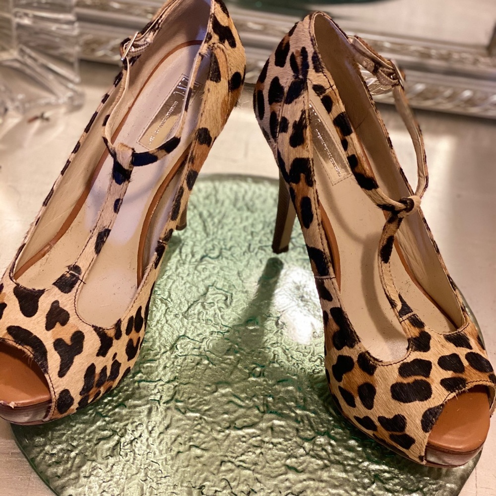 International Concepts cheetah heels